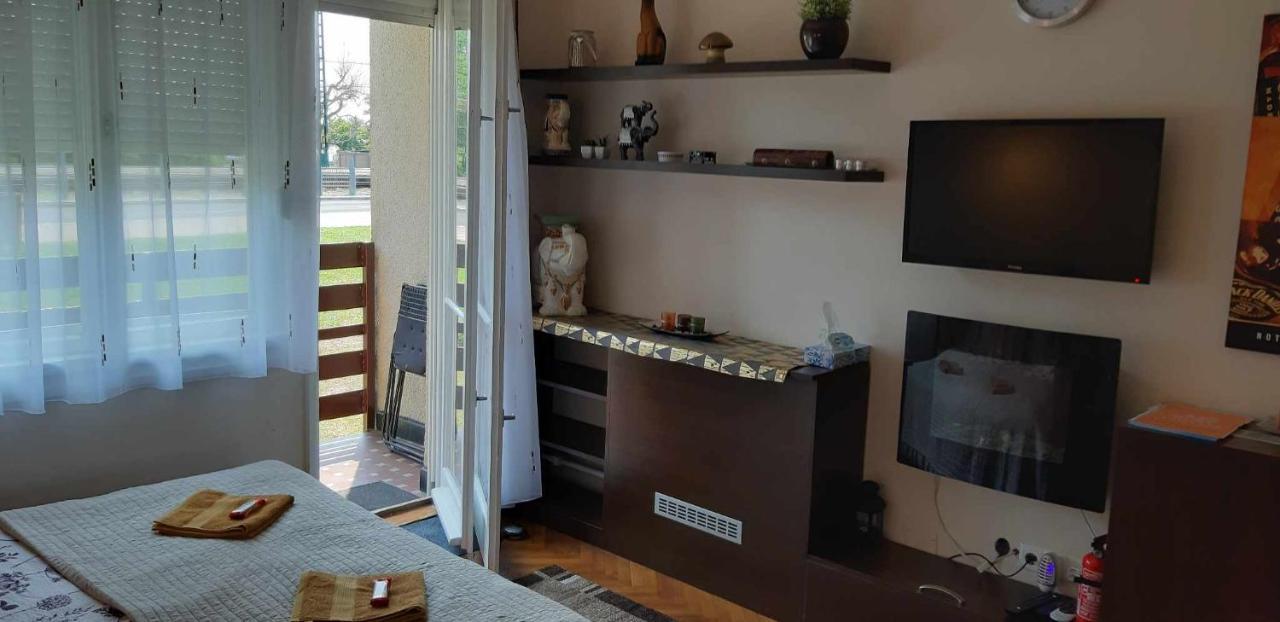 ボニャルツバシュRosy Apartmanアパートメント エクステリア 写真